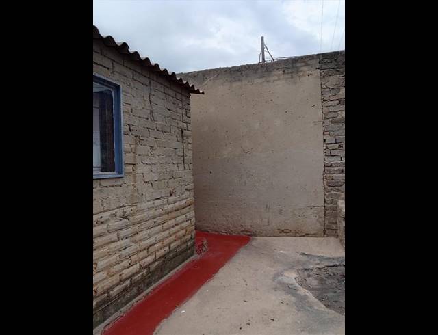 11 BEDROOM HOUSE FOR SALE IN COSMO CITY
